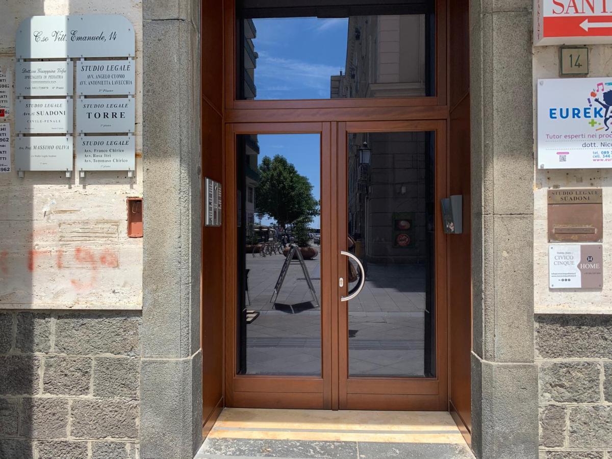 Civico Cinque Home Luxury Apartment Salerno Exterior foto